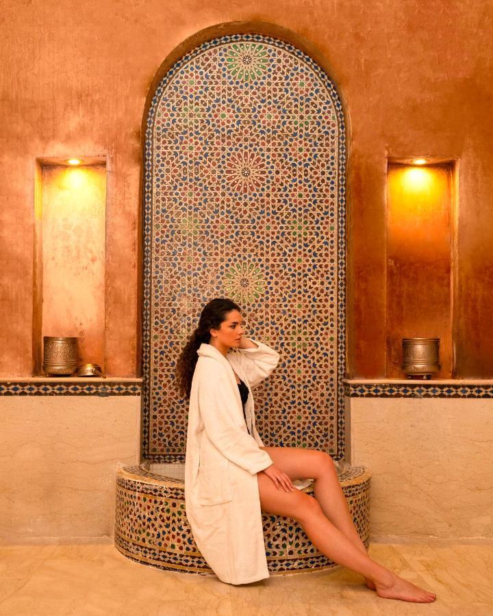 Tikida Golf Palace Agádír Exteriér fotografie A woman in a hammam